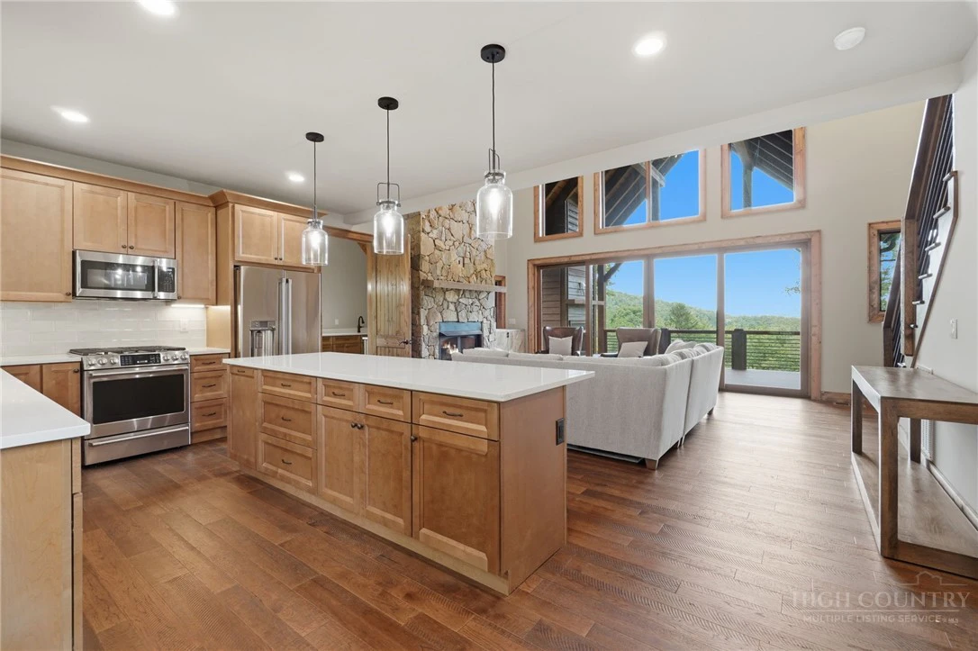Image number 12 for the current listing