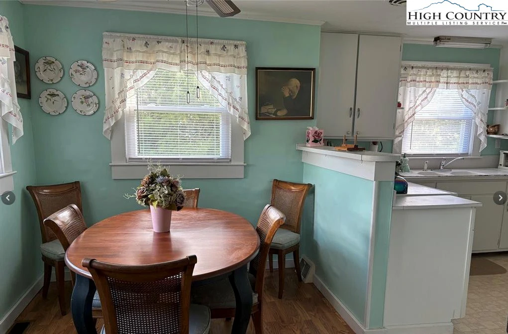 Image number 6 for the current listing