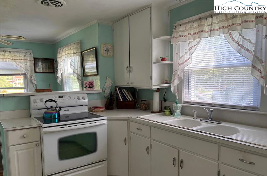 Image number 7 for the current listing