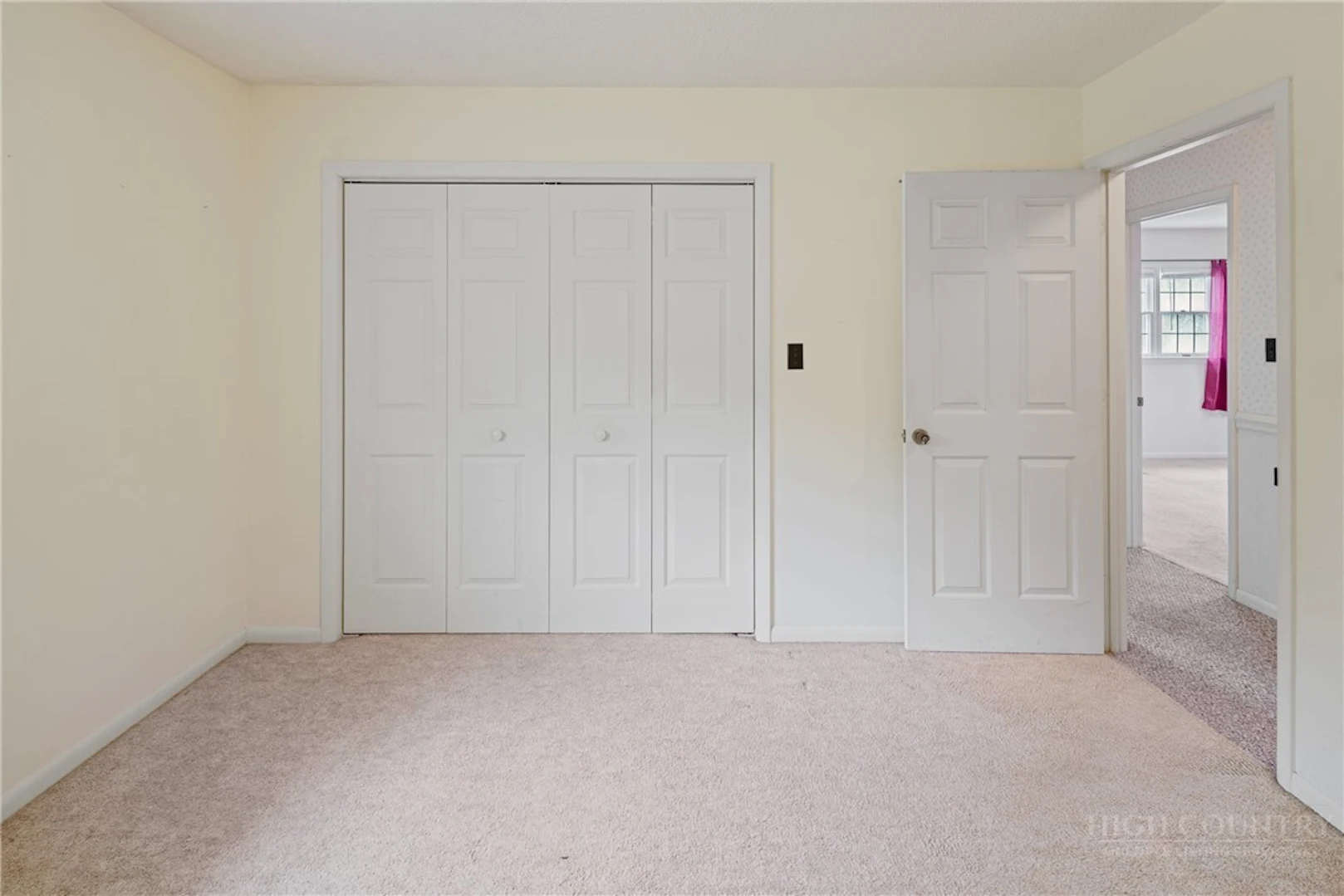 Image number 16 for the current listing