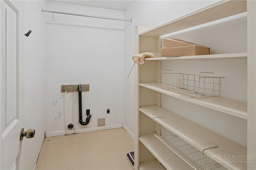 Image number 12 for the current listing