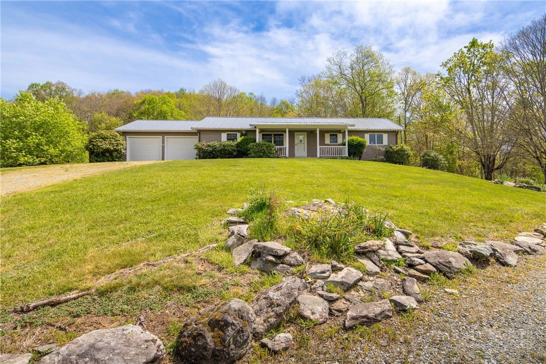 Image number 1 for the current listing