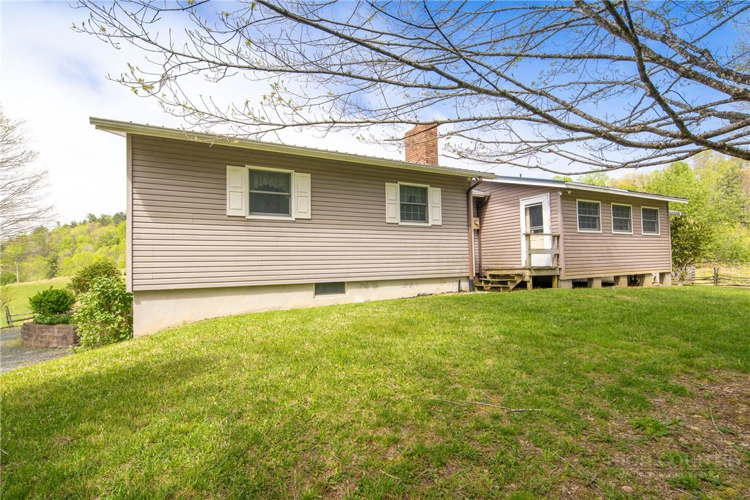 Image number 8 for the current listing