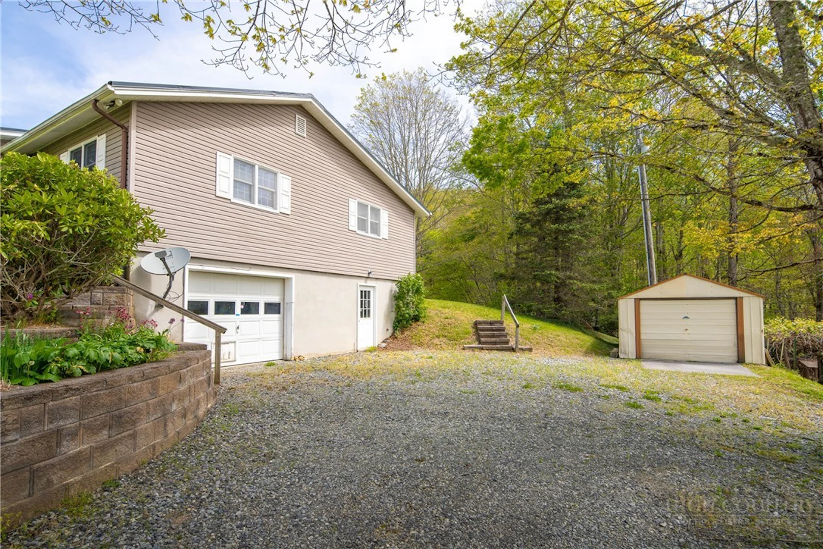Image number 6 for the current listing