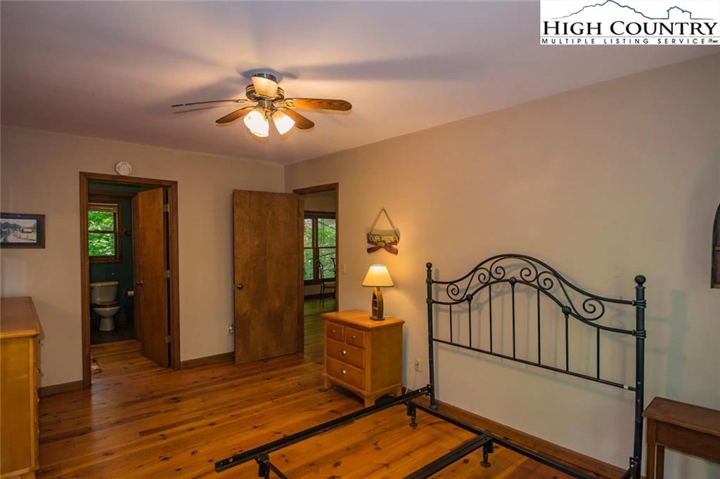 Image number 6 for the current listing