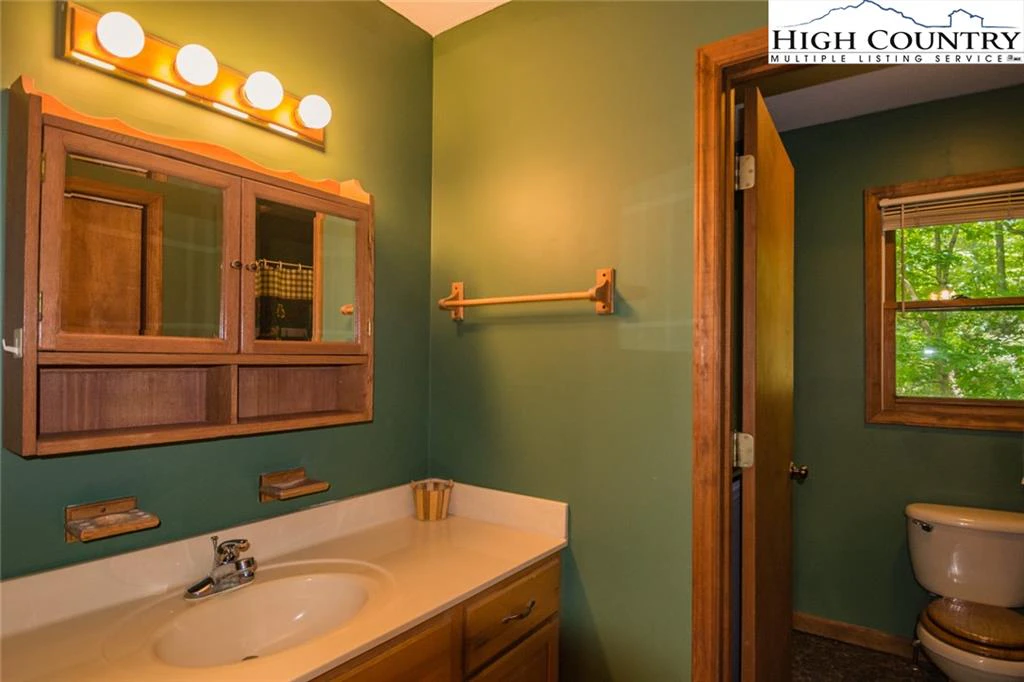 Image number 7 for the current listing
