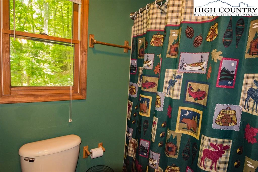 Image number 8 for the current listing