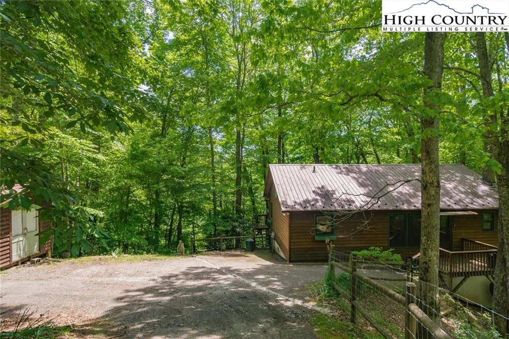 Image number 2 for the current listing