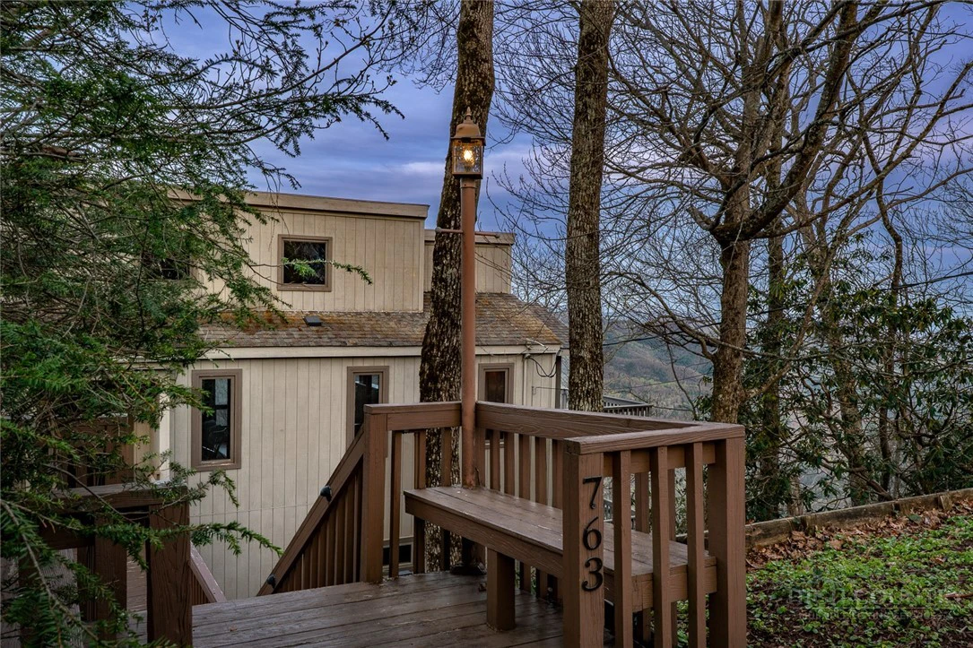 Image number 11 for the current listing