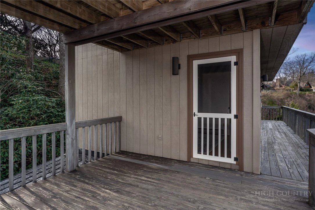 Image number 13 for the current listing