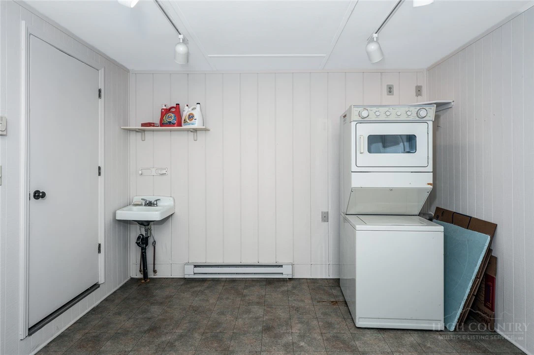 Image number 5 for the current listing