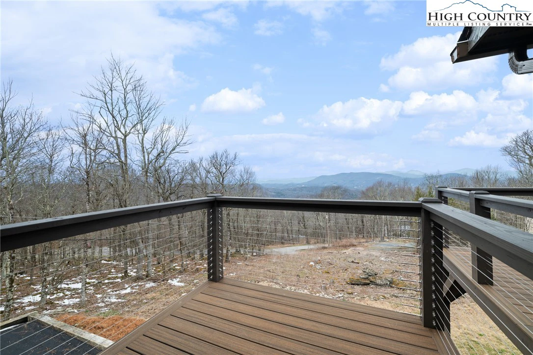 Image number 14 for the current listing