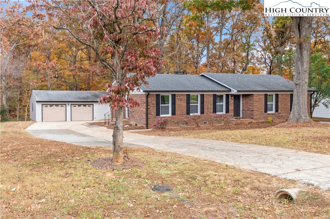Image number 1 for the current listing