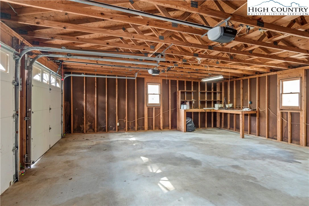 Image number 20 for the current listing