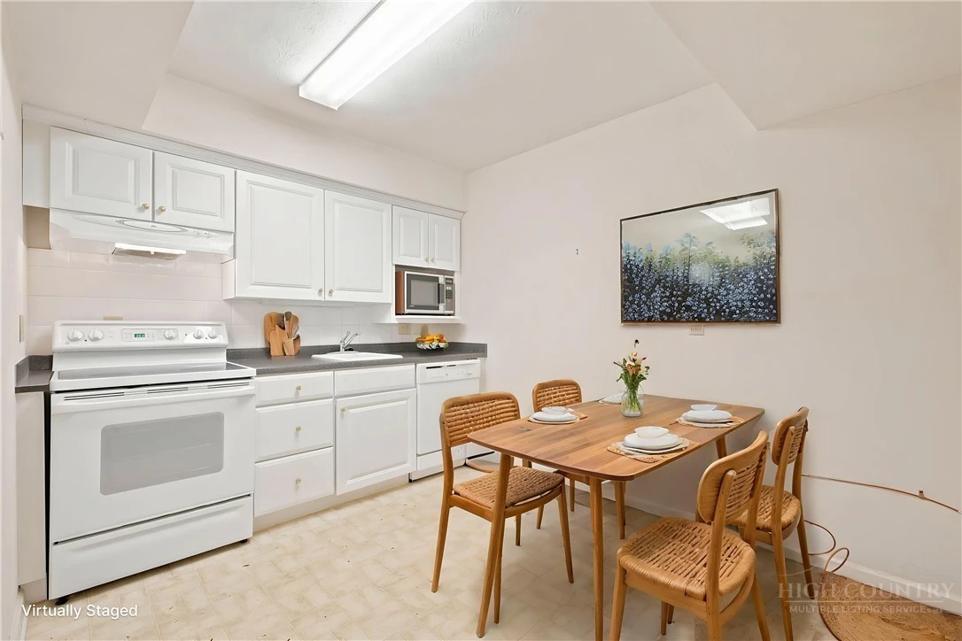 Image number 20 for the current listing