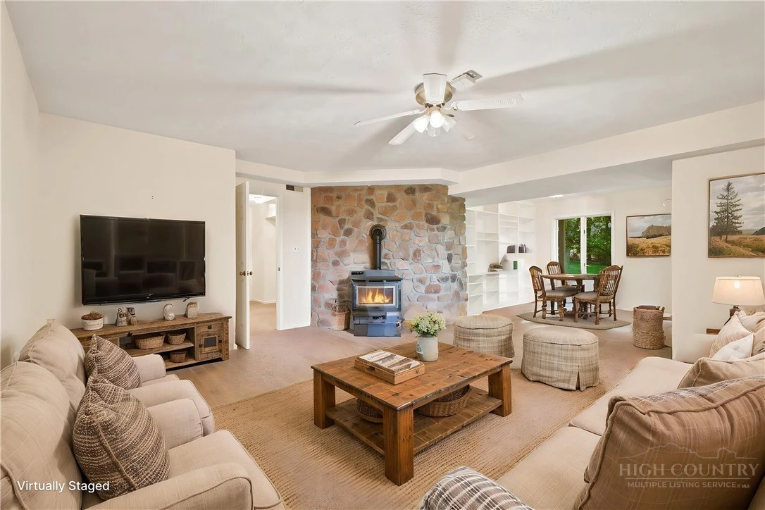 Image number 16 for the current listing