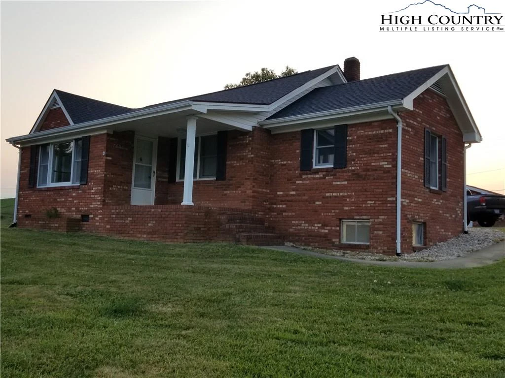 Image number 1 for the current listing