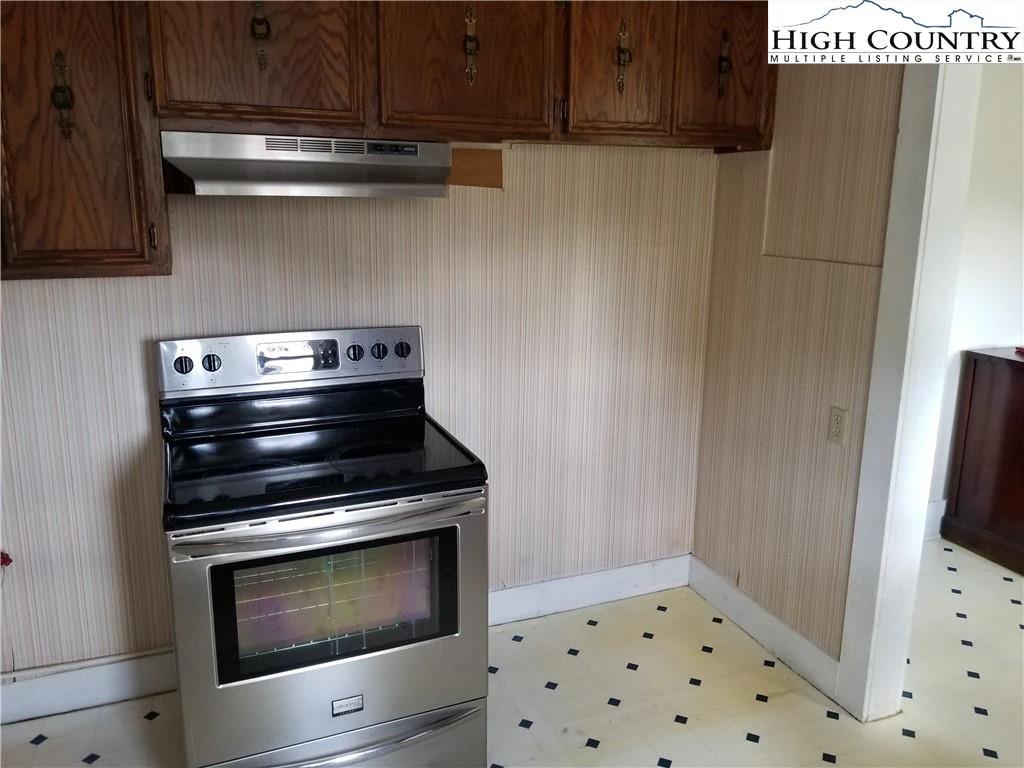 Image number 2 for the current listing