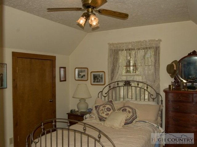 Image number 12 for the current listing