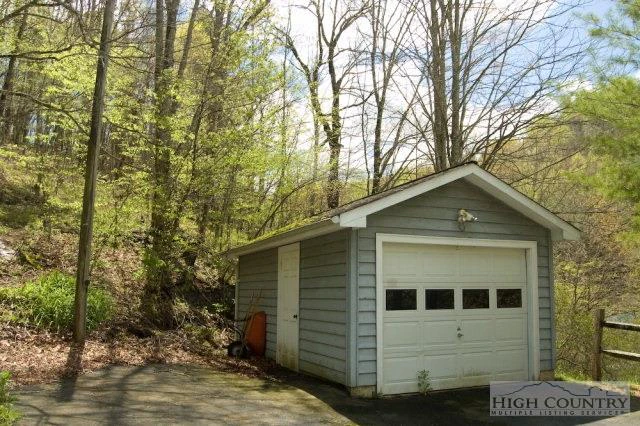 Image number 5 for the current listing