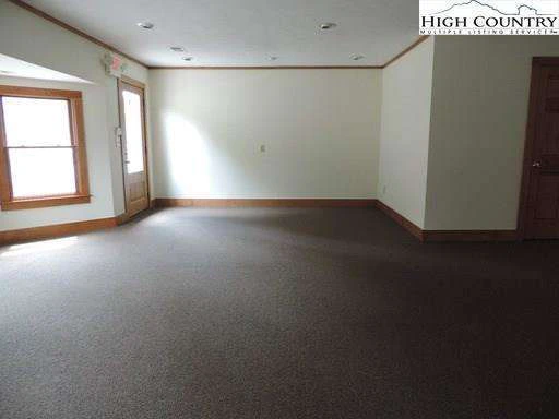 Image number 3 for the current listing
