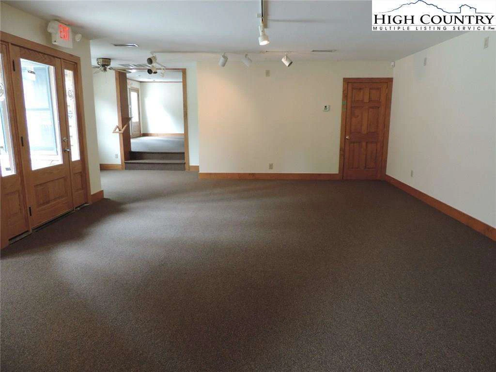 Image number 6 for the current listing