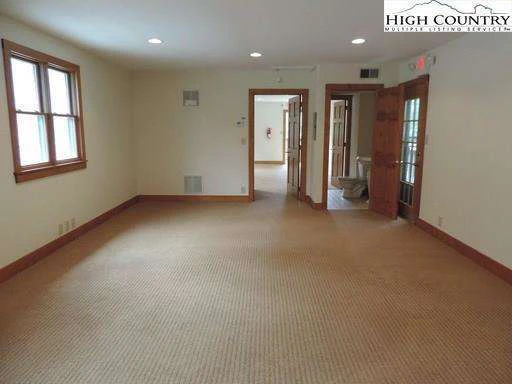 Image number 13 for the current listing