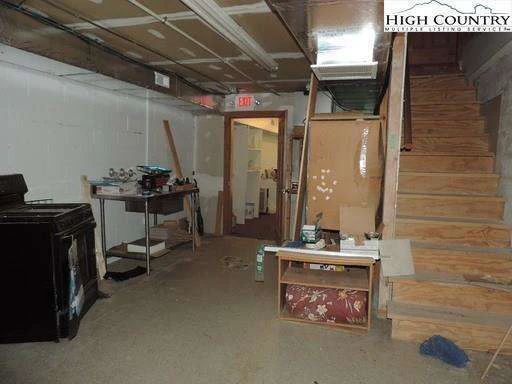 Image number 20 for the current listing
