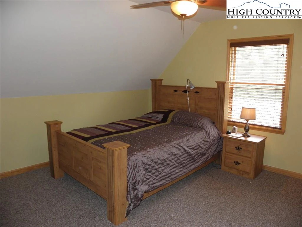 Image number 13 for the current listing
