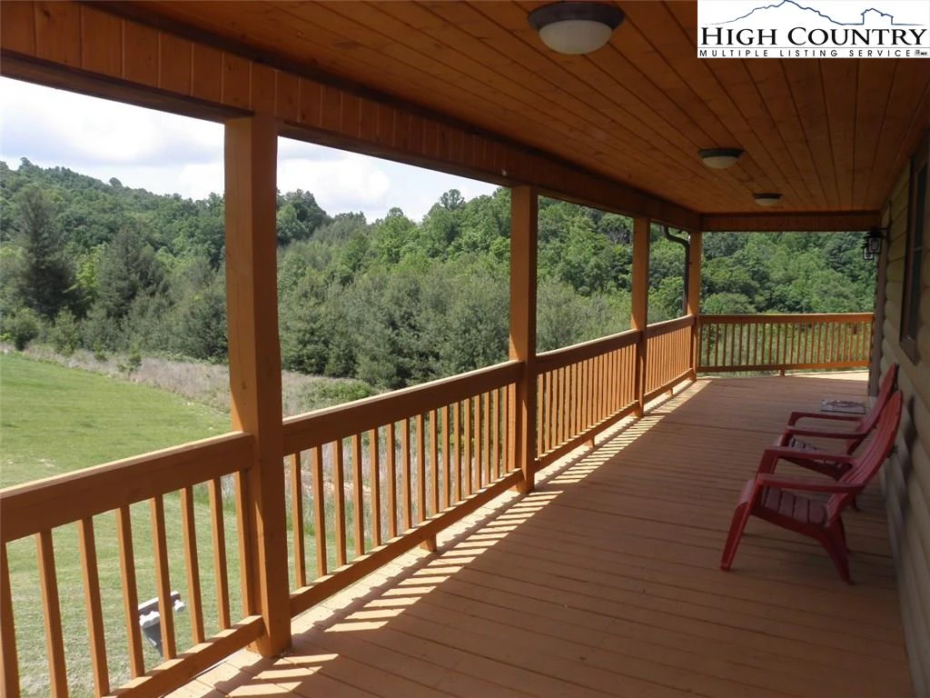 Image number 11 for the current listing
