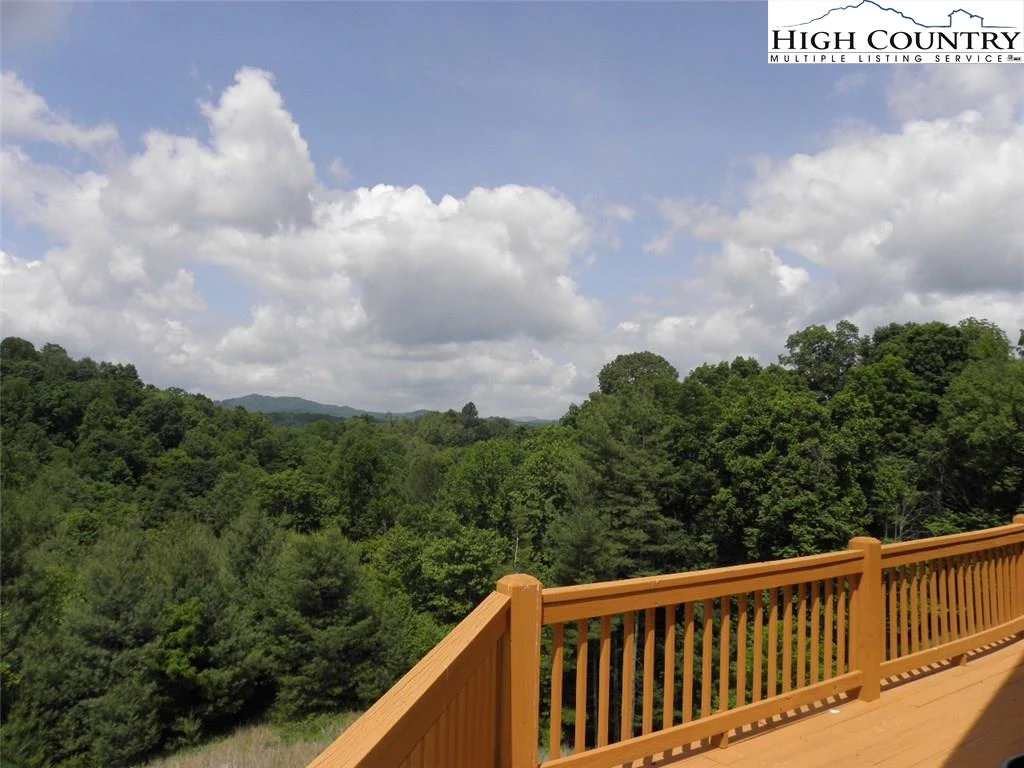 Image number 14 for the current listing