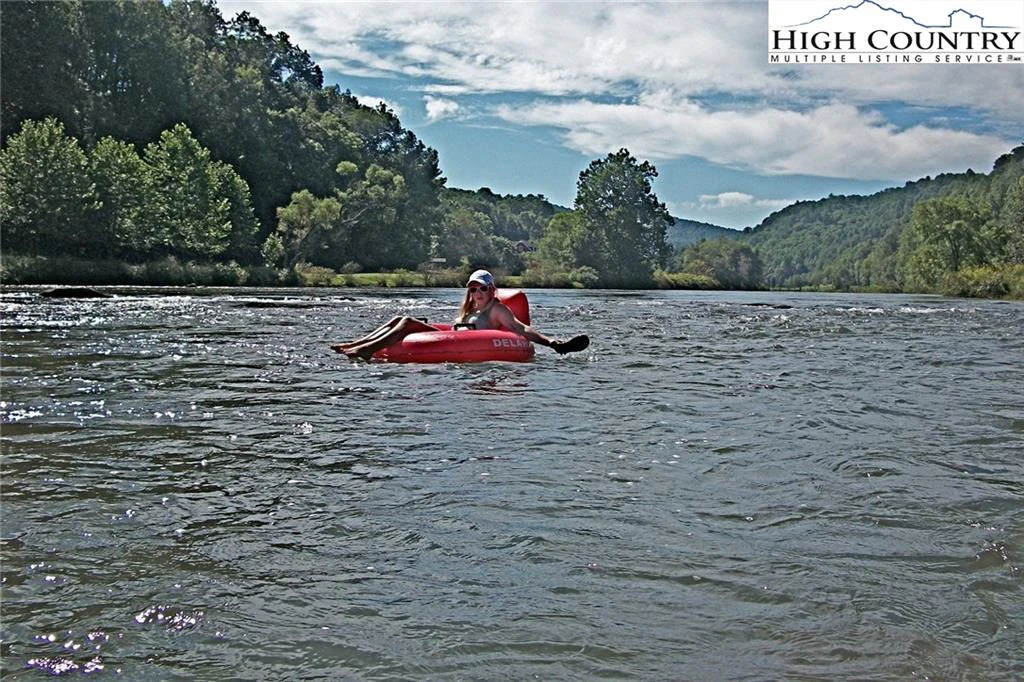 Image number 21 for the current listing