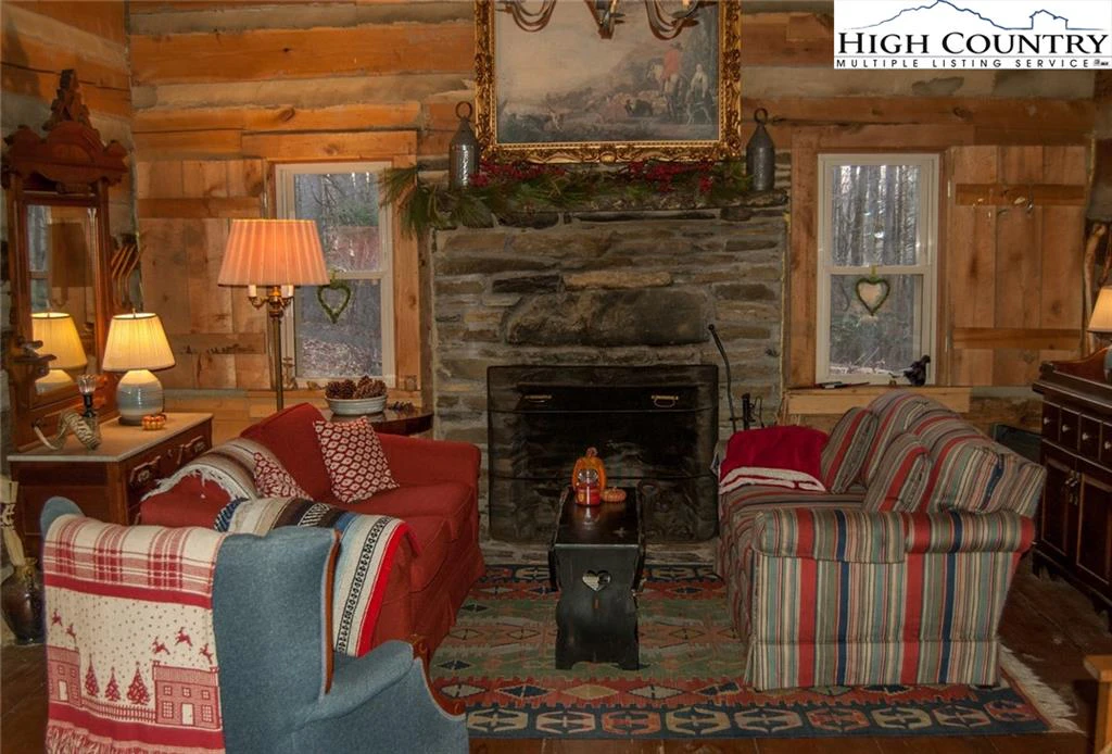 Image number 13 for the current listing