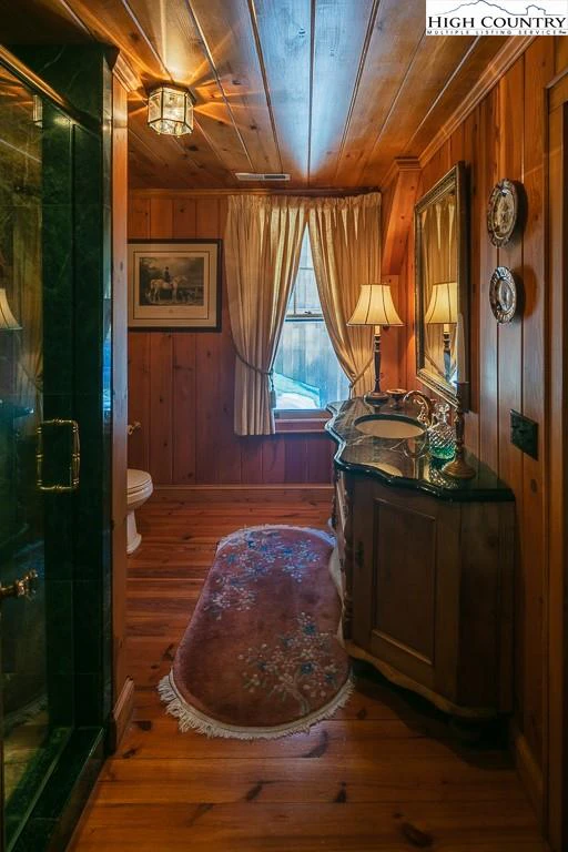 Image number 9 for the current listing