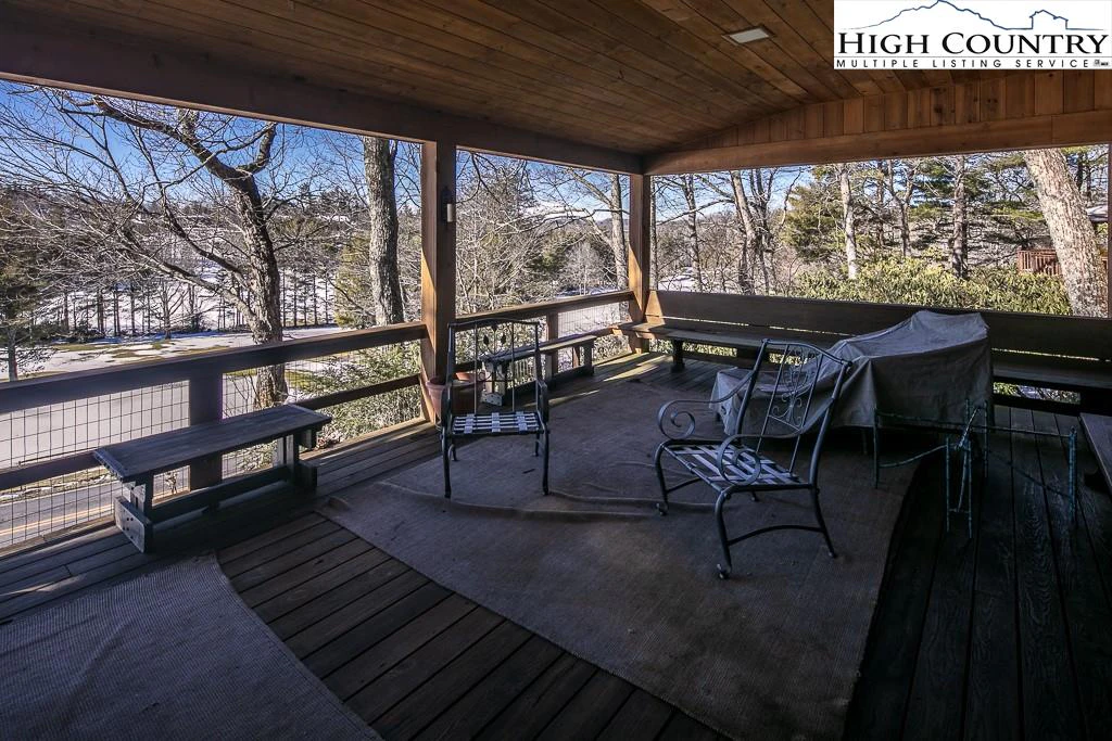 Image number 19 for the current listing