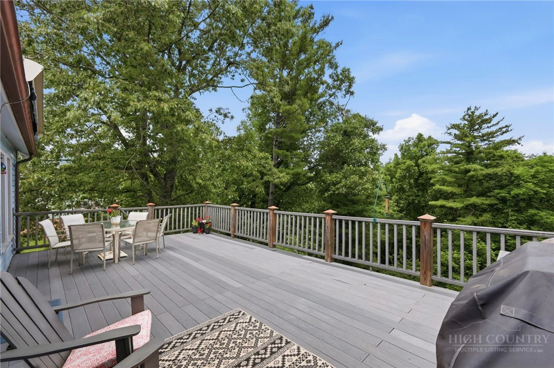 Image number 9 for the current listing