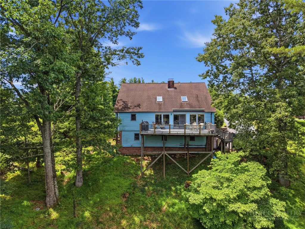 Image number 10 for the current listing