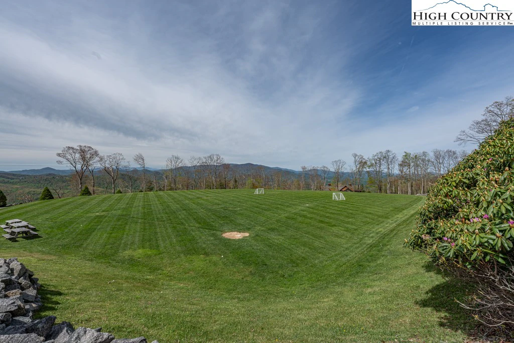 Image number 3 for the current listing