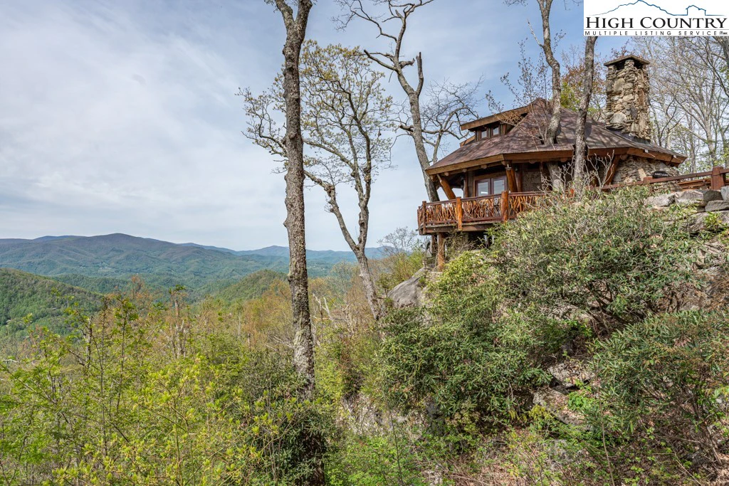 Image number 15 for the current listing