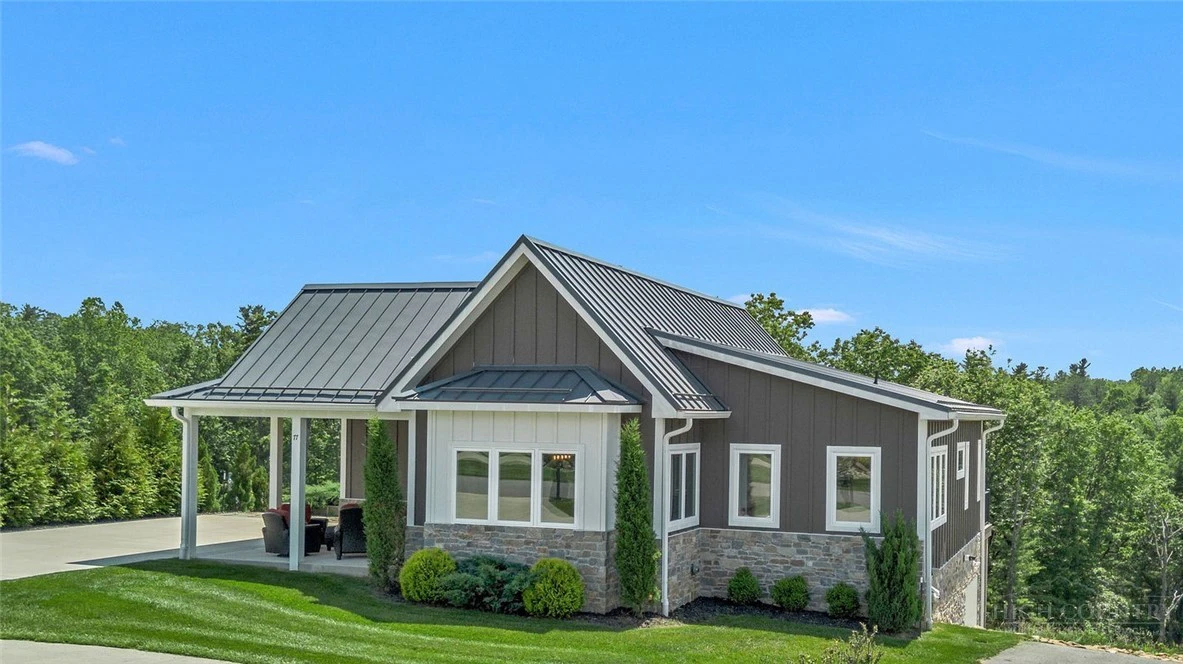 Image number 1 for the current listing