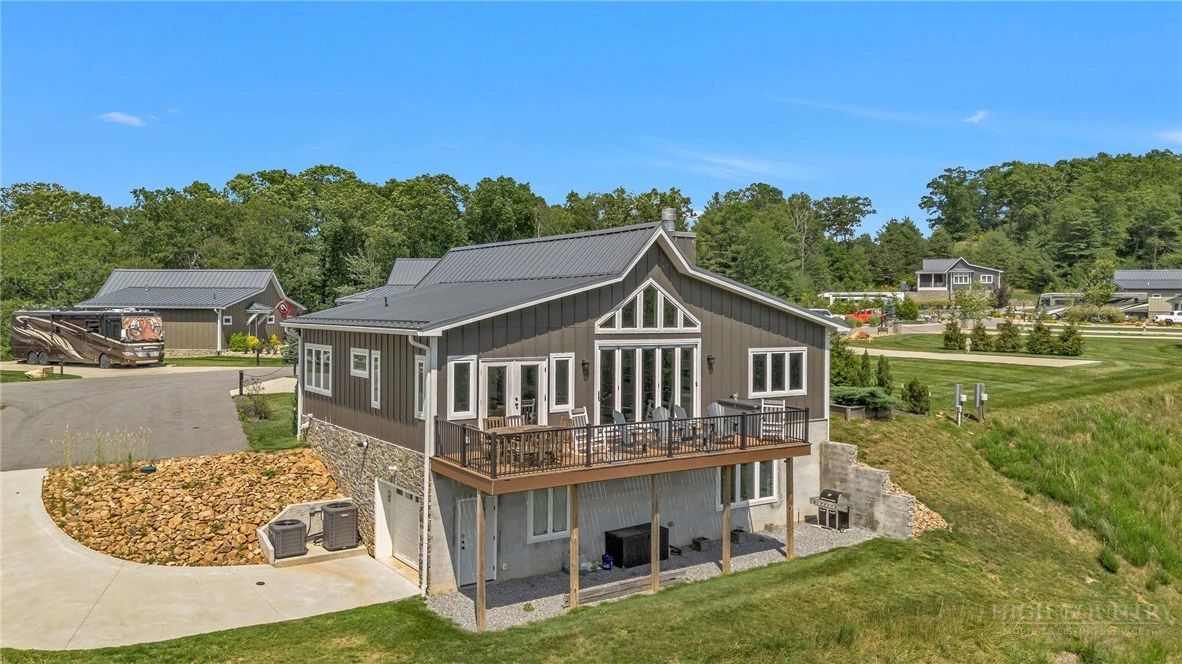 Image number 3 for the current listing