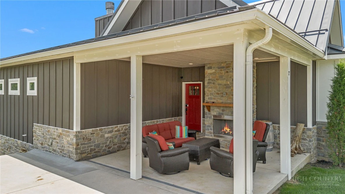 Image number 5 for the current listing