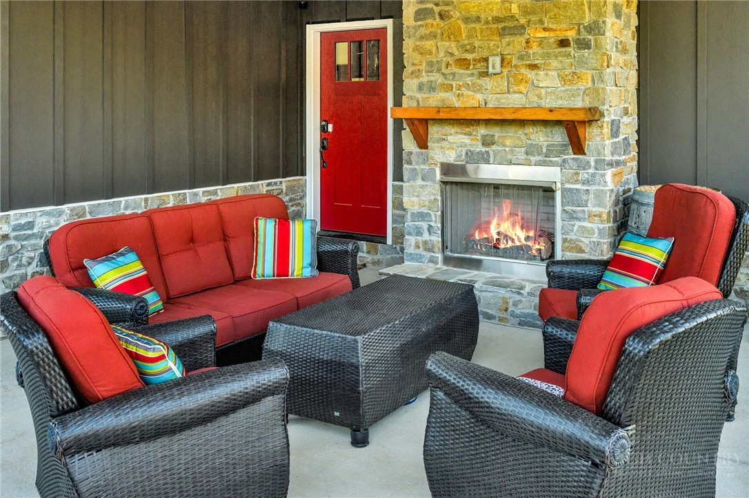 Image number 4 for the current listing