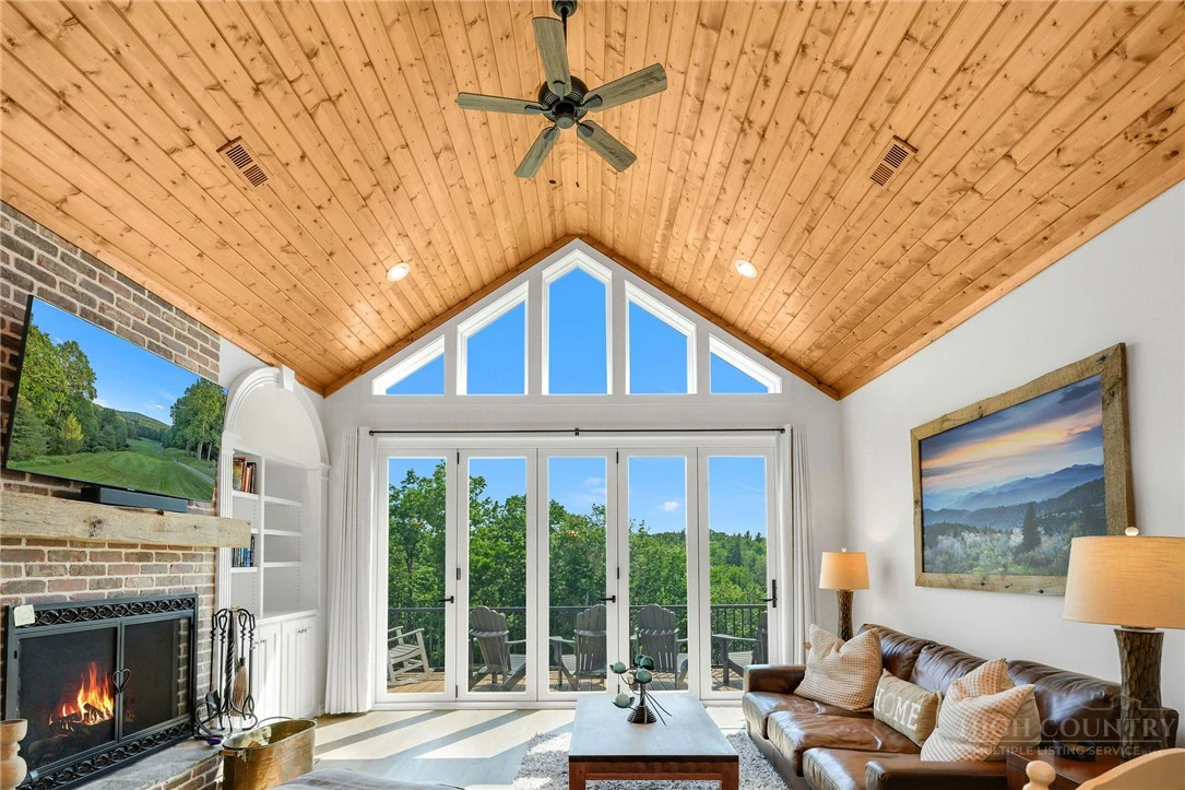 Image number 6 for the current listing