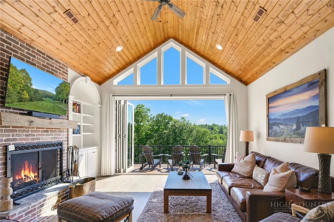 Image number 8 for the current listing