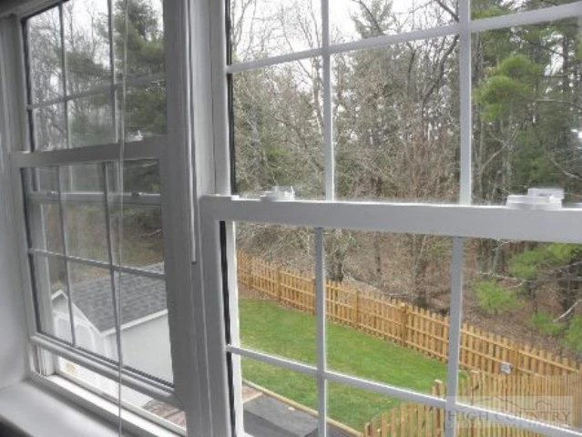 Image number 20 for the current listing