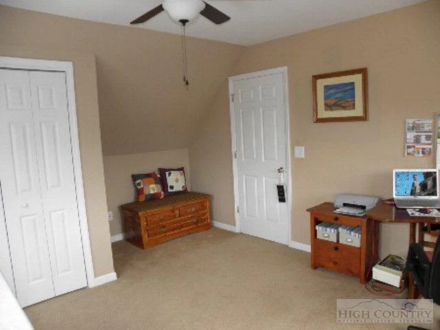 Image number 2 for the current listing