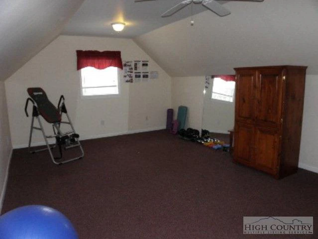 Image number 13 for the current listing