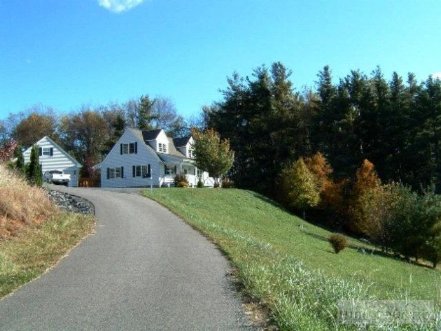 Image number 11 for the current listing