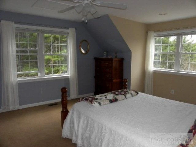 Image number 23 for the current listing